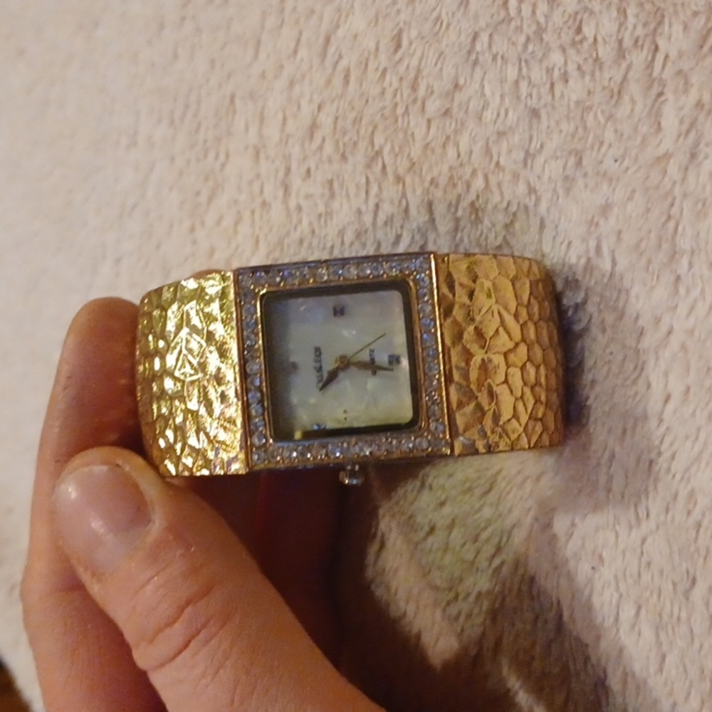 Cici & Faye Gold Embellished Costume Jewelry Cuff Watch Bangle Beautiful! 🤩